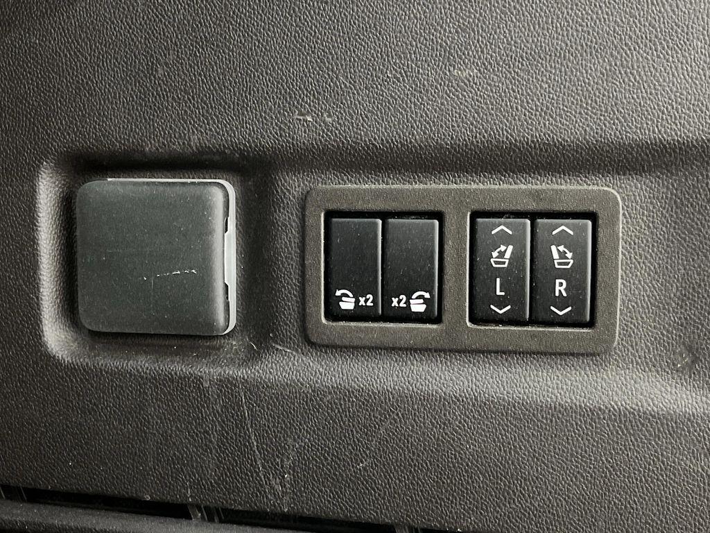 used 2023 GMC Yukon XL car, priced at $69,998