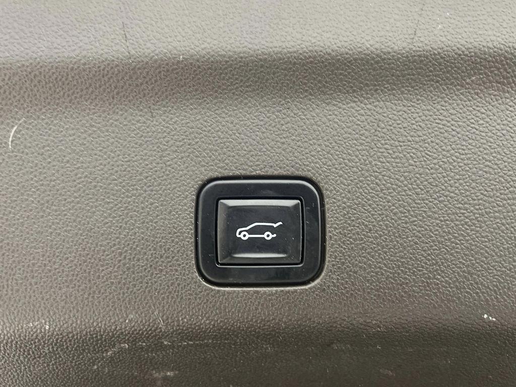 used 2023 GMC Yukon XL car, priced at $69,998