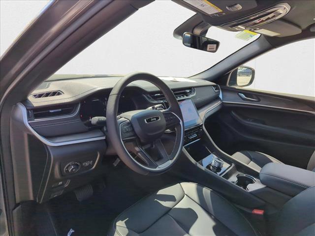 new 2025 Jeep Grand Cherokee car, priced at $39,541