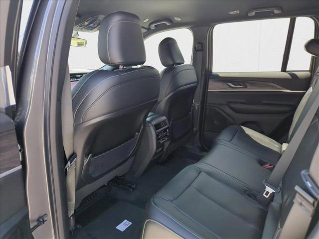 new 2025 Jeep Grand Cherokee car, priced at $39,541