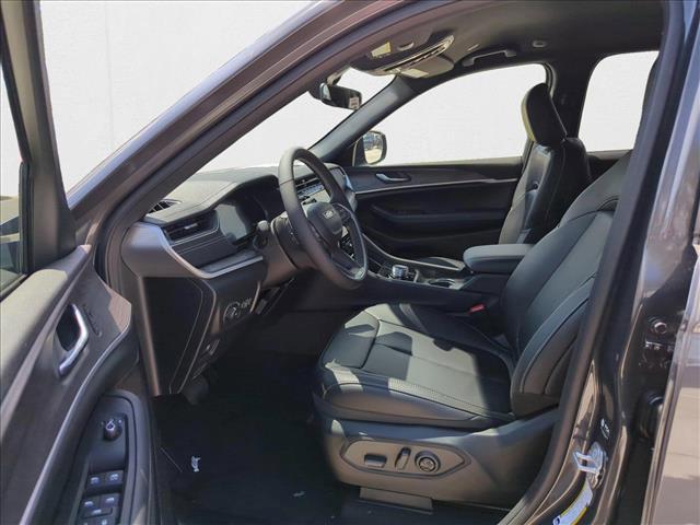 new 2025 Jeep Grand Cherokee car, priced at $39,541