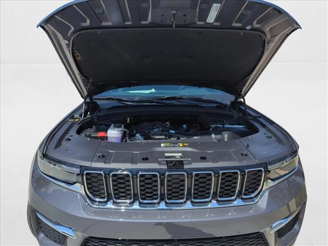 new 2025 Jeep Grand Cherokee car, priced at $39,541
