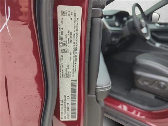 new 2025 Jeep Grand Cherokee car, priced at $34,998