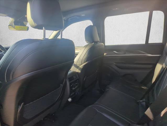 new 2025 Jeep Grand Cherokee car, priced at $43,982