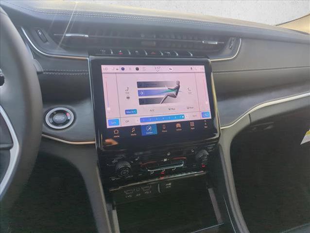 new 2025 Jeep Grand Cherokee car, priced at $43,982