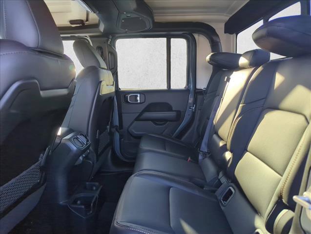 new 2026 Jeep Gladiator car, priced at $40,588