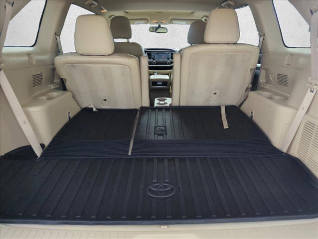 used 2015 Toyota Highlander car, priced at $19,765