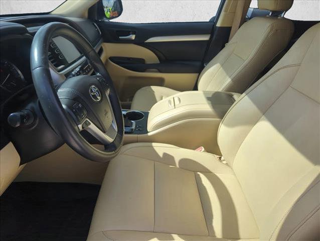 used 2015 Toyota Highlander car, priced at $19,765