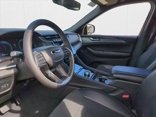 new 2025 Jeep Grand Cherokee car, priced at $37,353