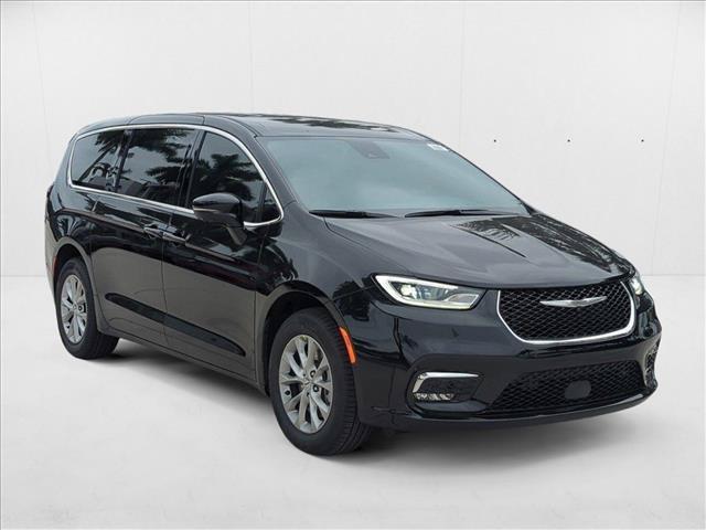 new 2025 Chrysler Pacifica car, priced at $45,590