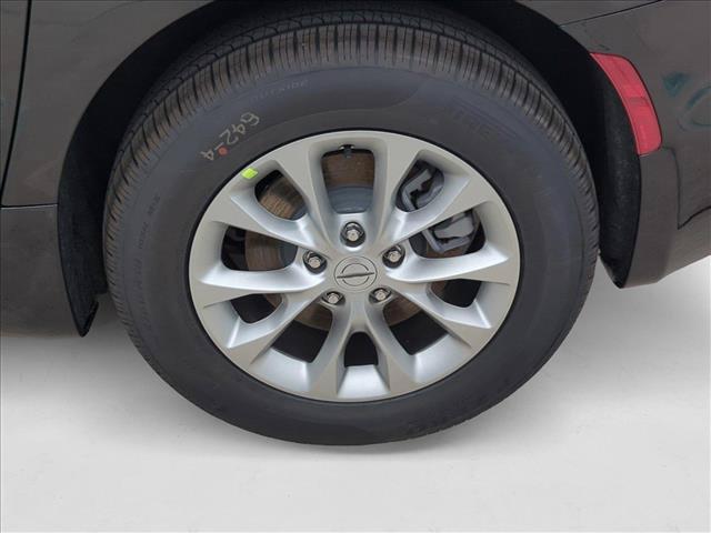 new 2025 Chrysler Pacifica car, priced at $45,590