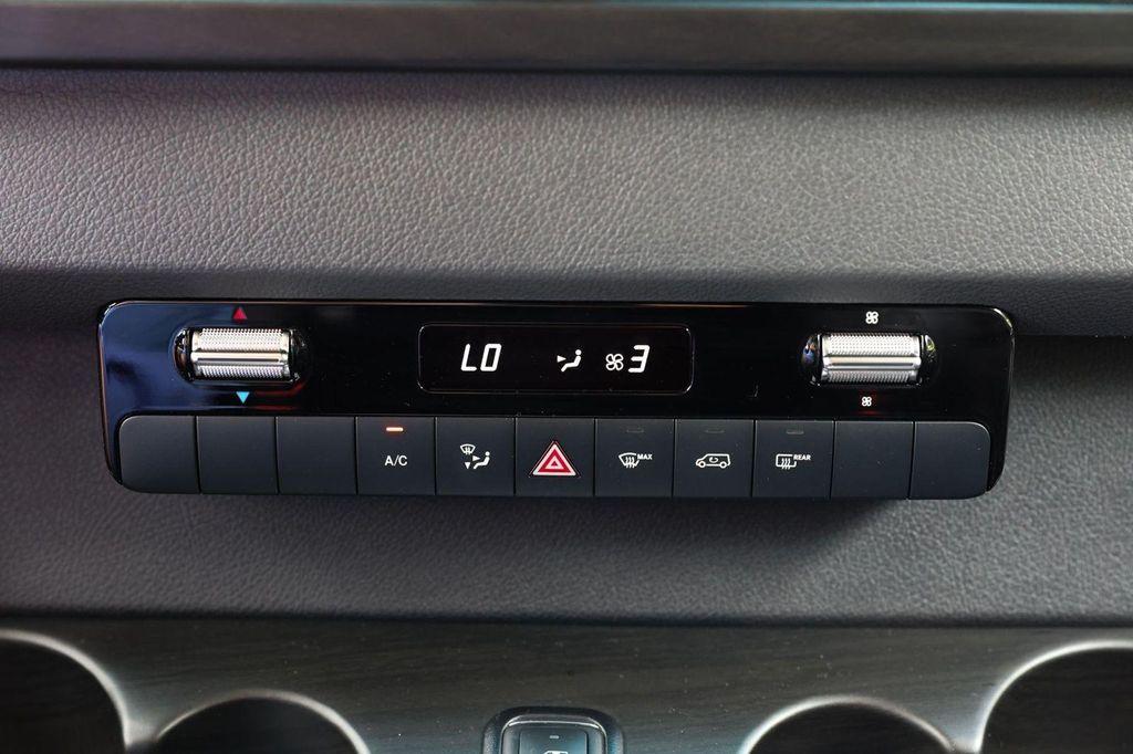 Mercedes-Benz Sprinter view 47