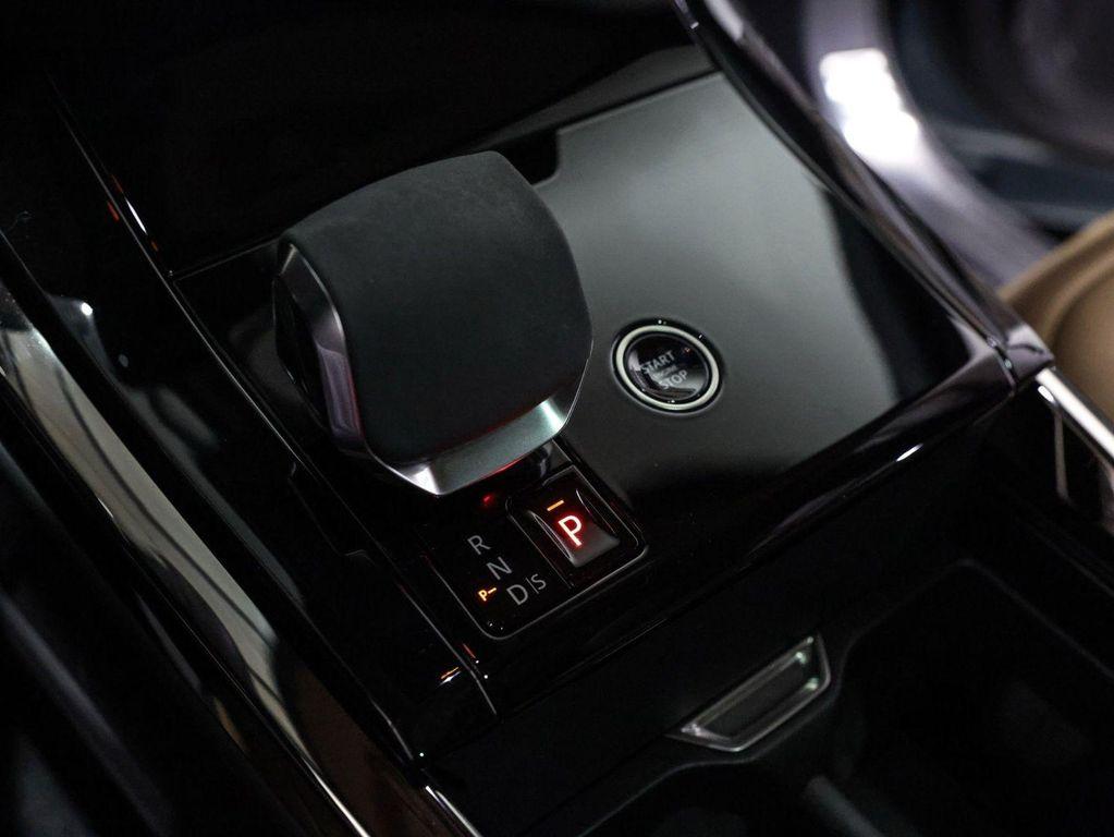 Land Rover Range Rover Sport view 35