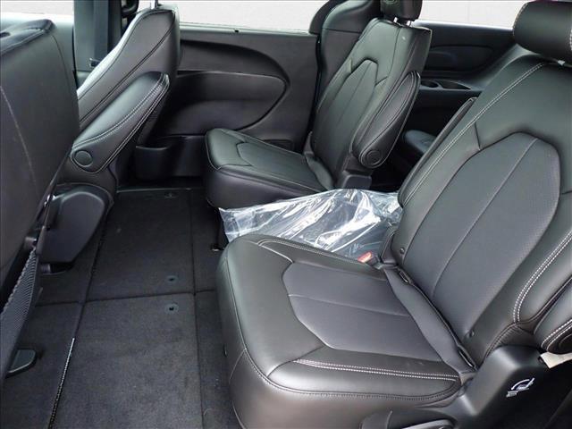 new 2025 Chrysler Pacifica car, priced at $44,884