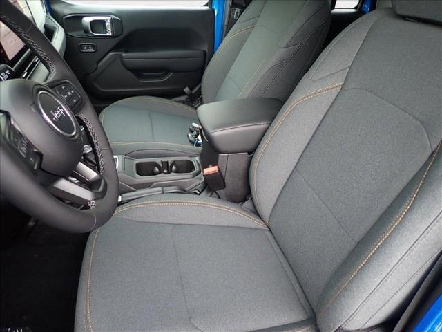 new 2025 Jeep Gladiator car, priced at $45,547