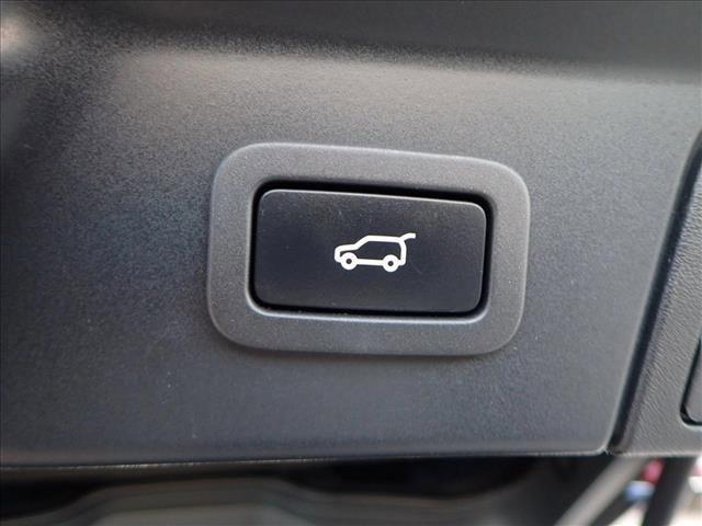 used 2020 Land Rover Range Rover Velar car, priced at $25,750