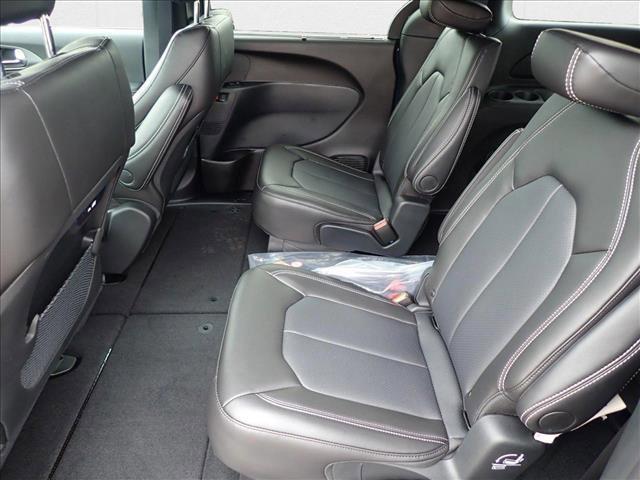 new 2025 Chrysler Pacifica car, priced at $44,797