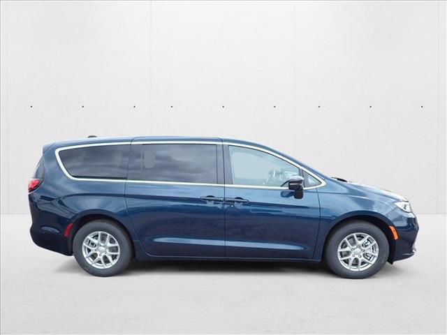 new 2025 Chrysler Pacifica car, priced at $44,797