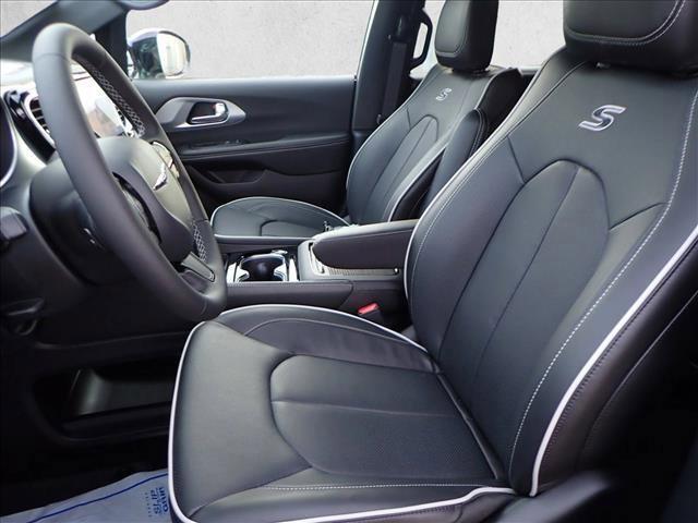 new 2026 Chrysler Pacifica car, priced at $54,814