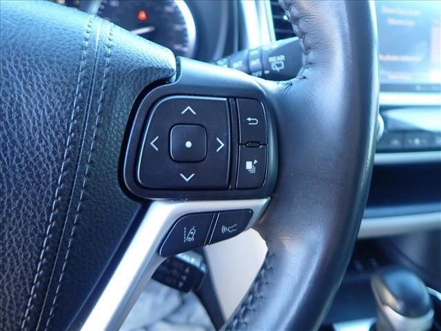 used 2019 Toyota Highlander car, priced at $25,499