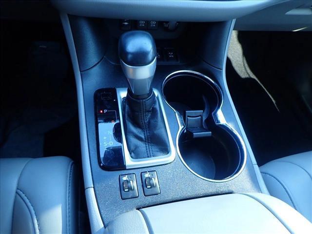 used 2019 Toyota Highlander car, priced at $25,499