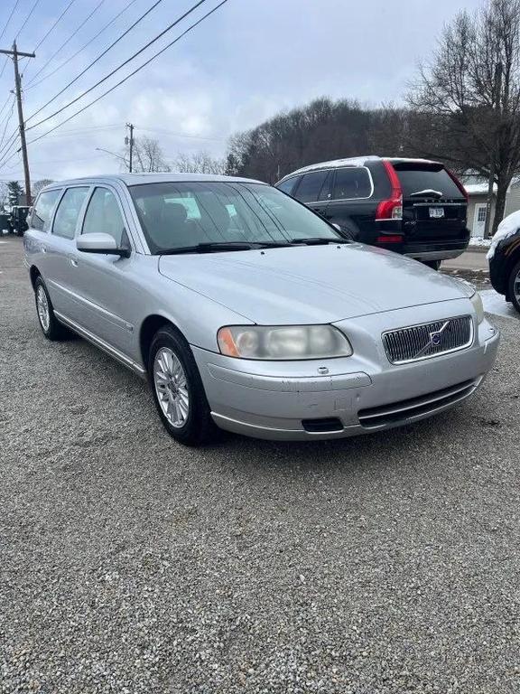 used 2005 Volvo V70 car, priced at $4,995