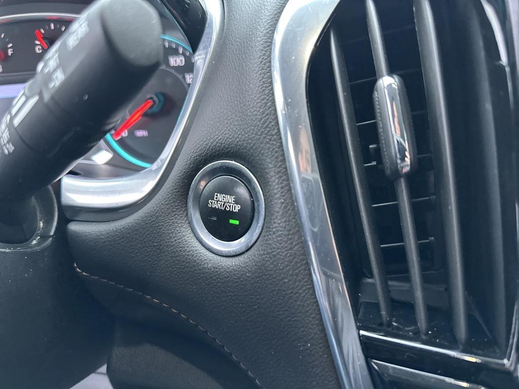 used 2020 Chevrolet Traverse car, priced at $13,999