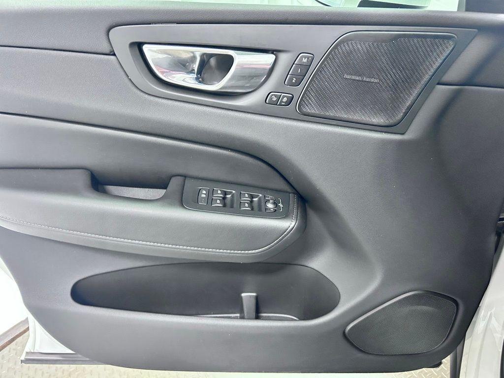 used 2022 Volvo XC60 Recharge Plug-In Hybrid car, priced at $29,996
