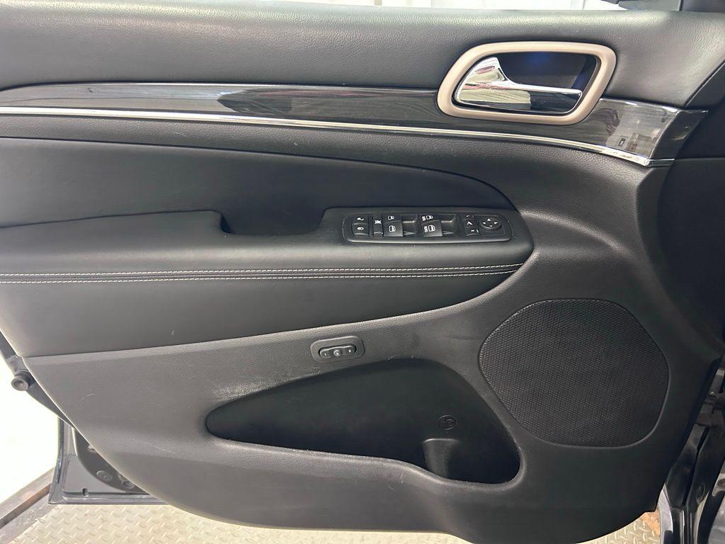 used 2015 Jeep Grand Cherokee car, priced at $11,790