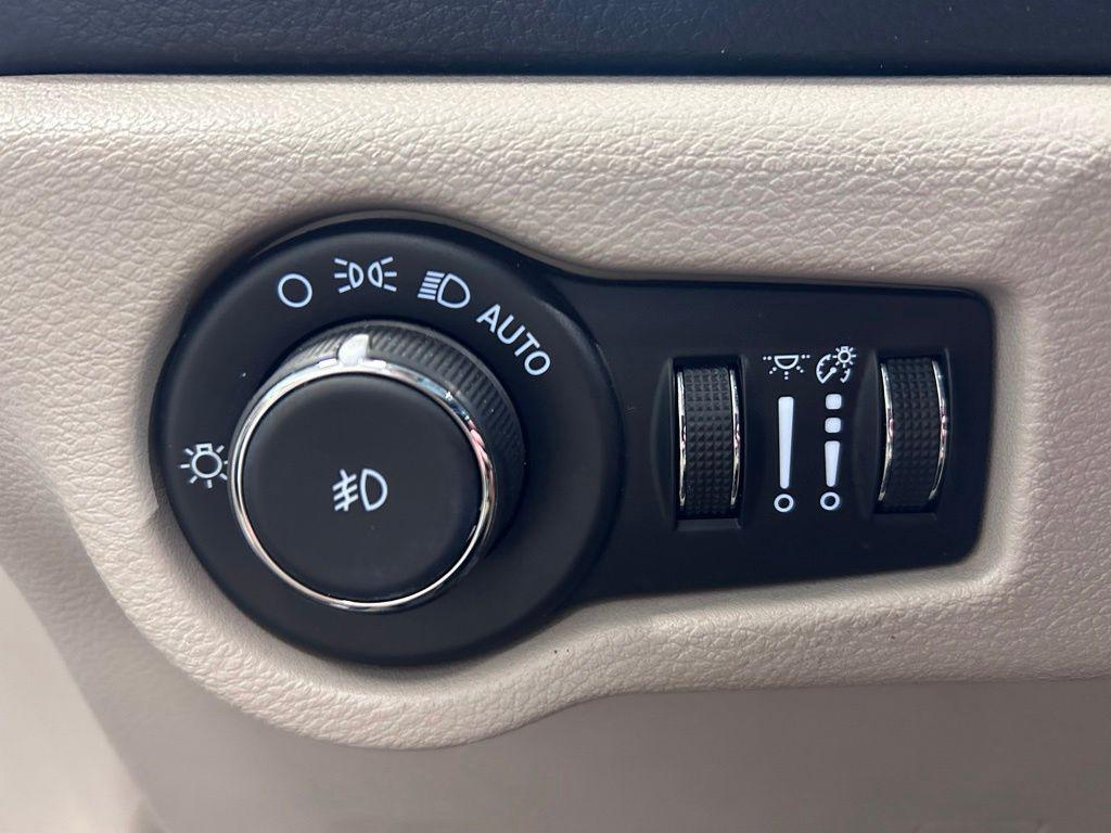 used 2021 Chrysler Pacifica car, priced at $30,244