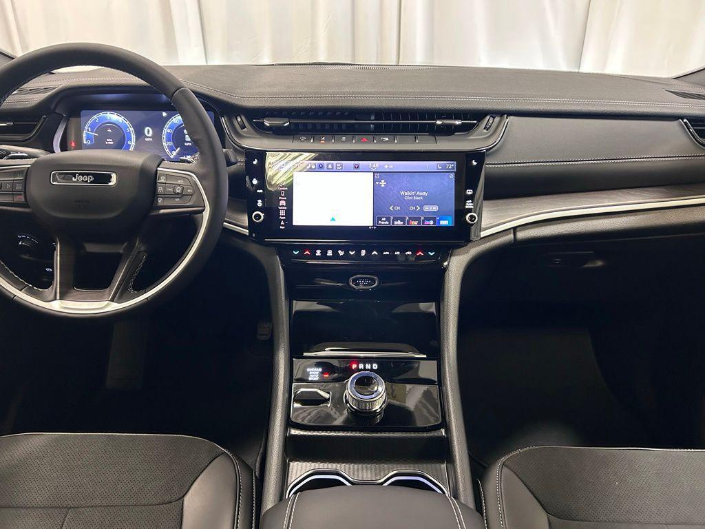new 2026 Jeep Grand Cherokee car, priced at $43,744