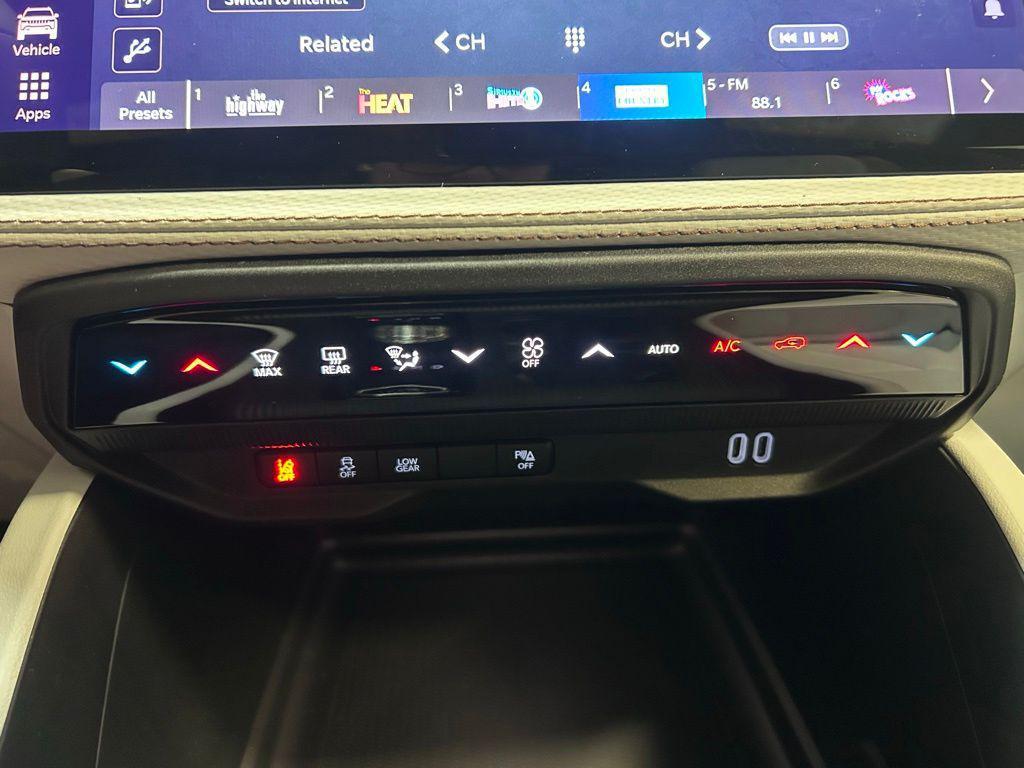 new 2026 Jeep Cherokee car, priced at $38,744