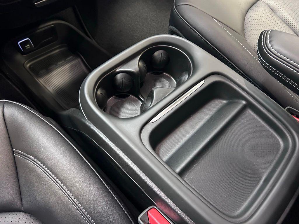 new 2027 Chrysler Pacifica car, priced at $43,244