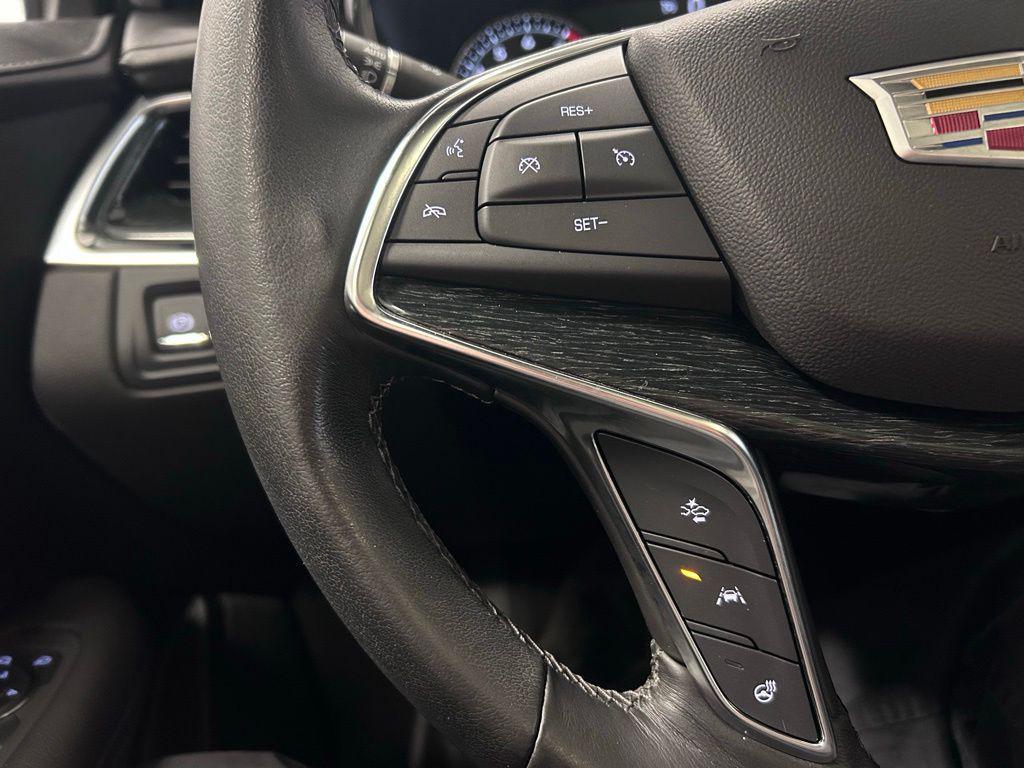 used 2022 Cadillac XT5 car, priced at $26,350