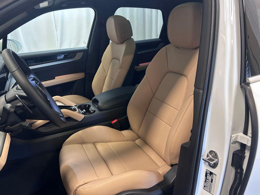 new 2026 Porsche Cayenne car, priced at $102,015