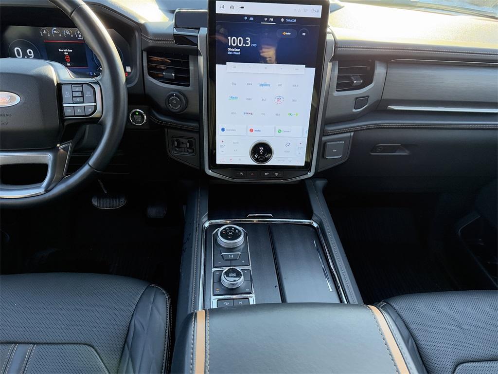 used 2024 Ford Expedition car, priced at $65,995