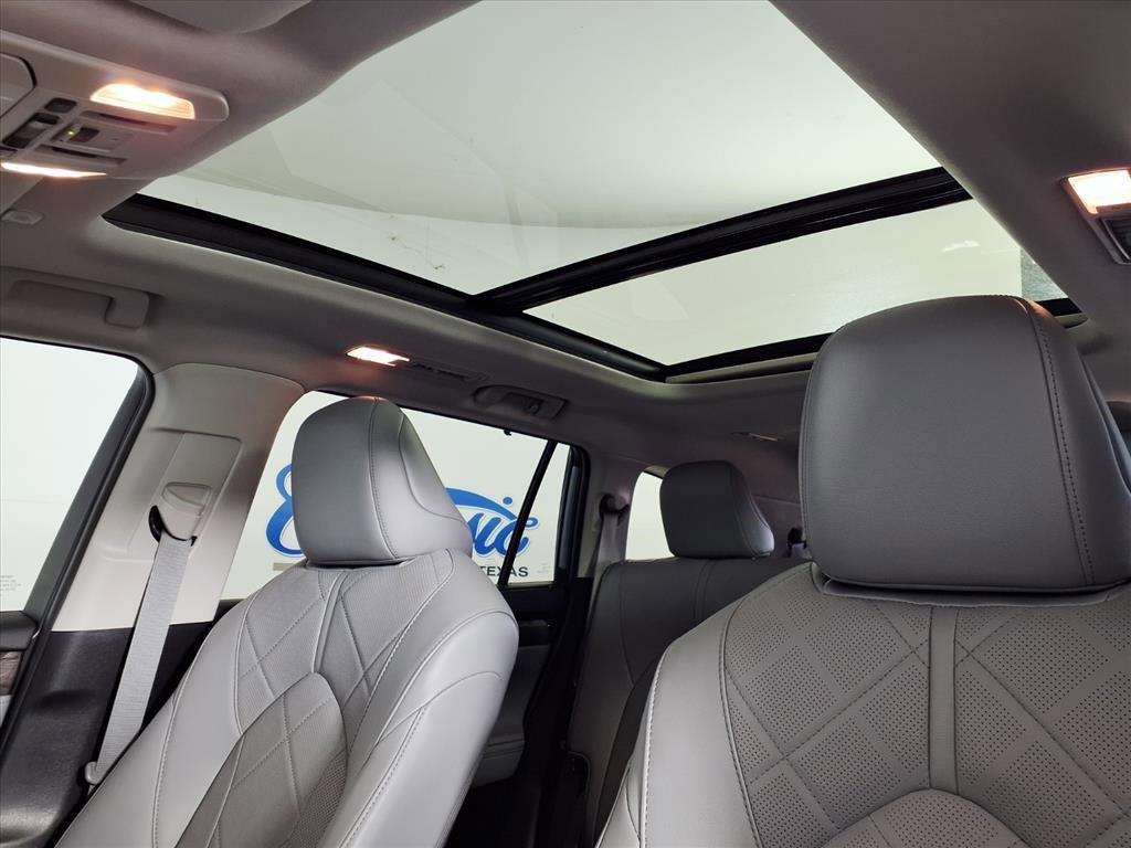 used 2024 Toyota Highlander car, priced at $45,290