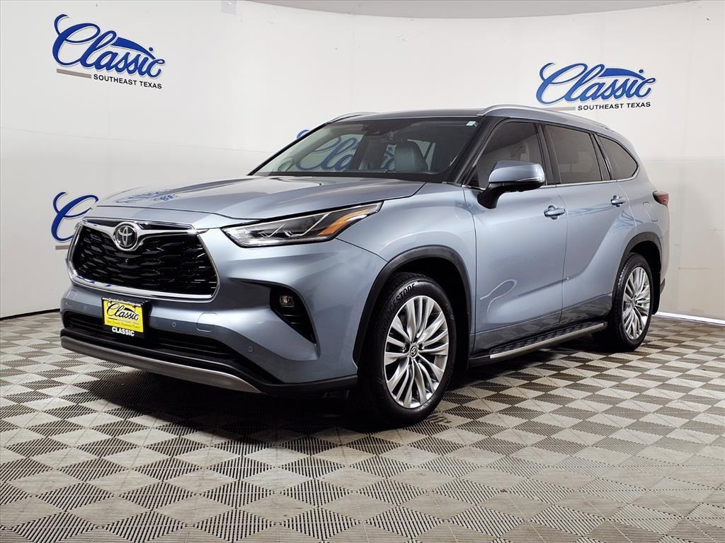 used 2024 Toyota Highlander car, priced at $45,290