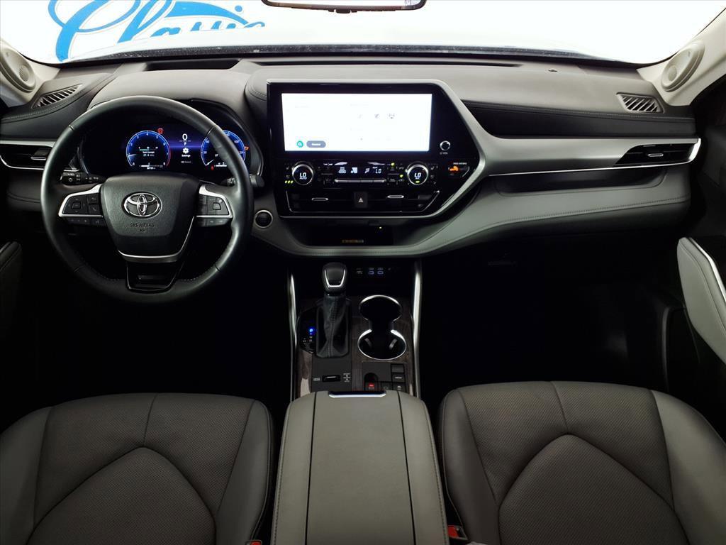 used 2024 Toyota Highlander car, priced at $45,290