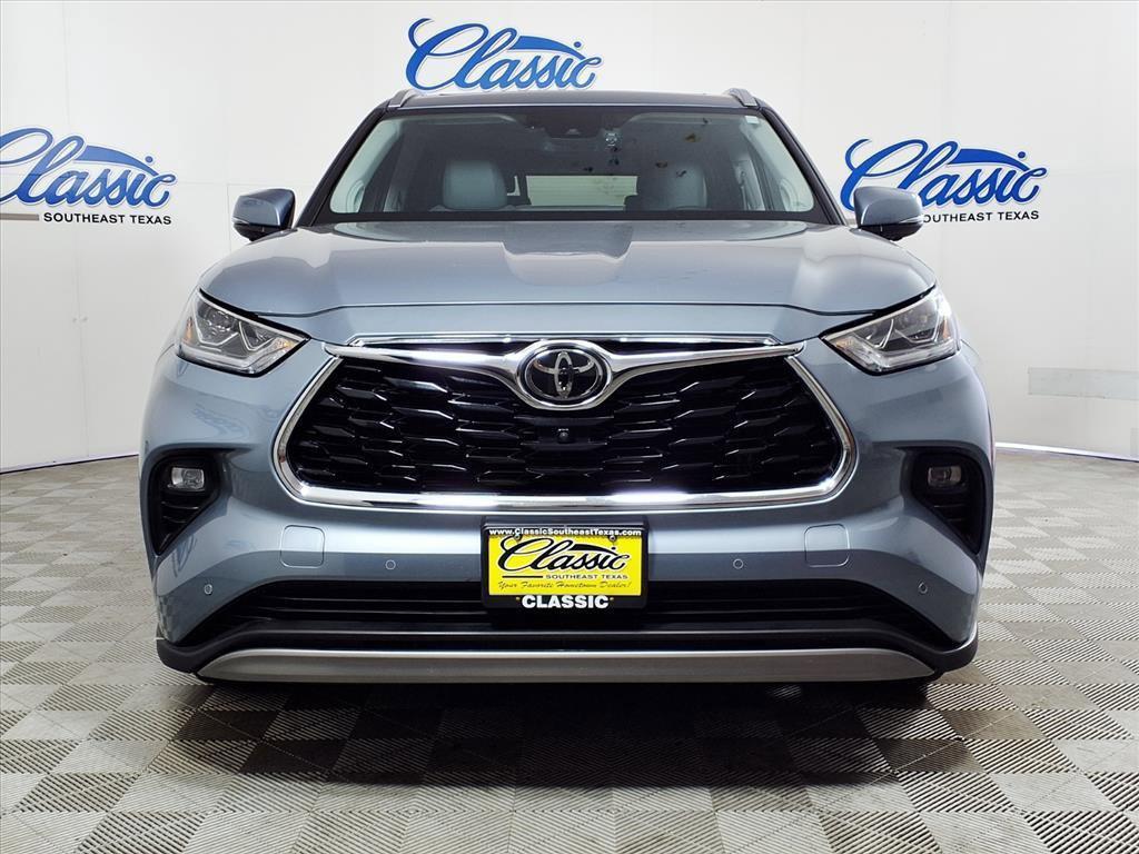 used 2024 Toyota Highlander car, priced at $45,290