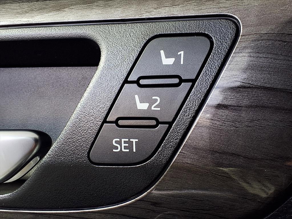 used 2024 Toyota Highlander car, priced at $45,290