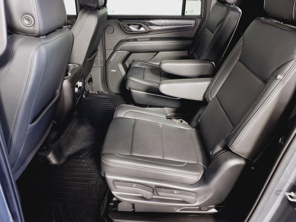 2022 Gray GMC Yukon XL