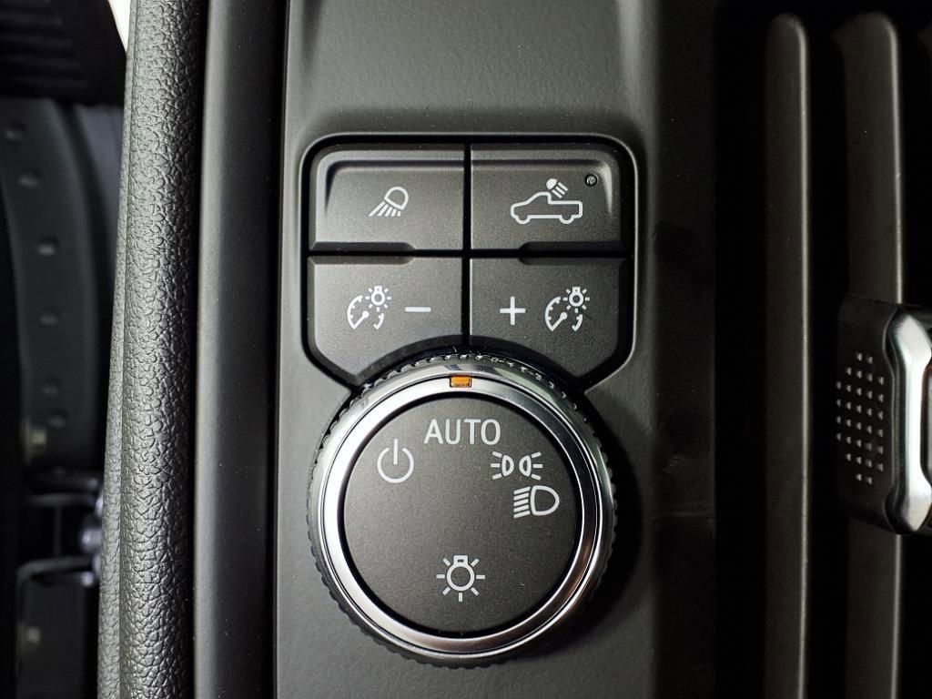 new 2026 GMC Sierra 1500 car, priced at $43,069