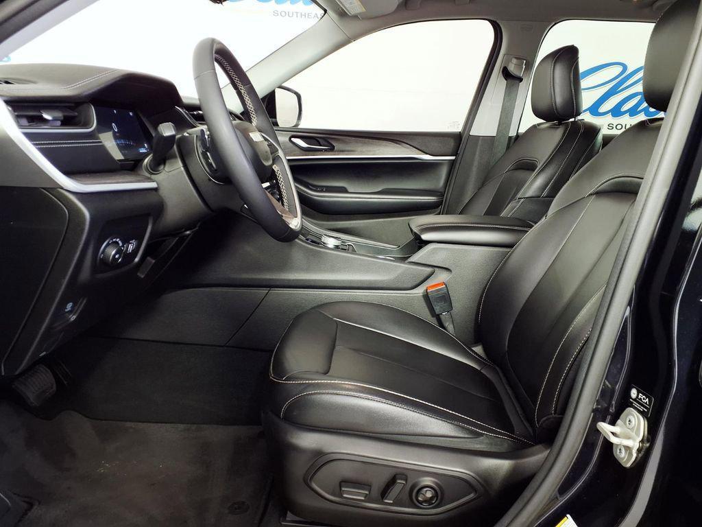 used 2024 Jeep Grand Cherokee car, priced at $28,833