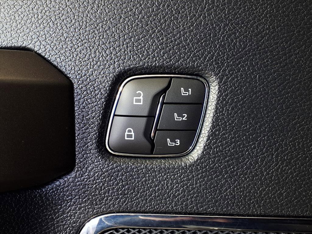 used 2022 Ford F-250 car, priced at $65,997