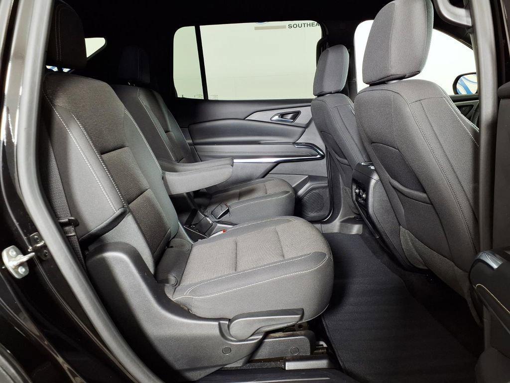 used 2024 Chevrolet Traverse car, priced at $37,889