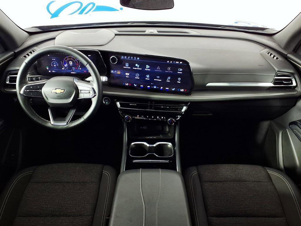 used 2024 Chevrolet Traverse car, priced at $37,889