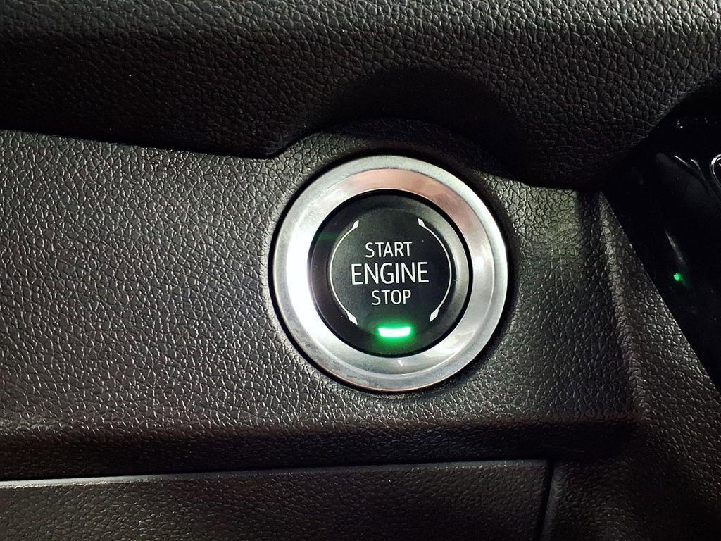 used 2024 Chevrolet Traverse car, priced at $37,889