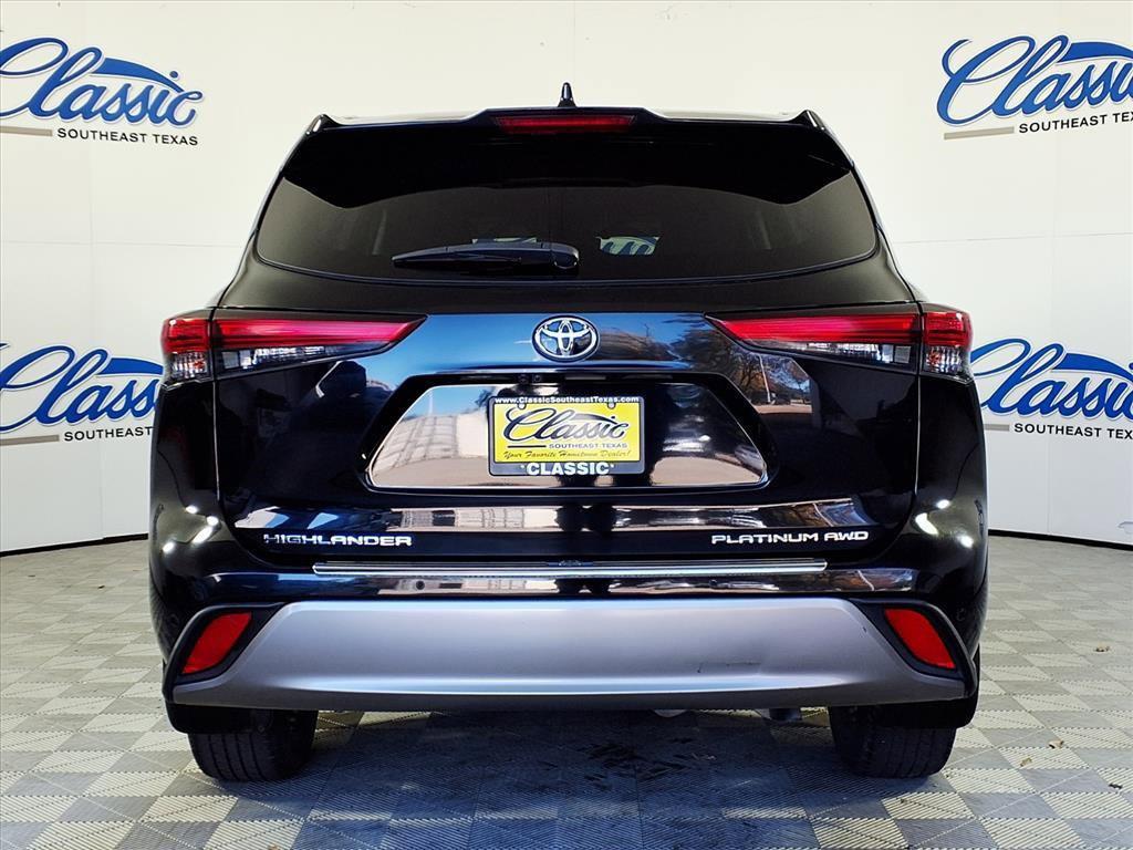 used 2021 Toyota Highlander car, priced at $35,012