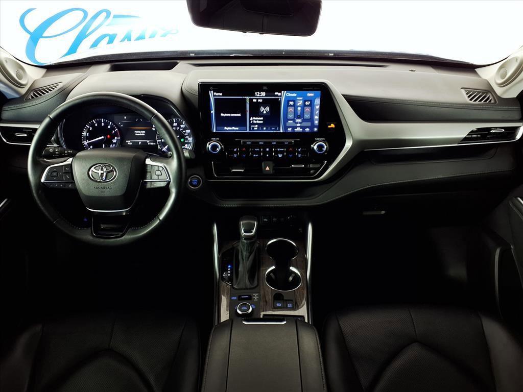 used 2021 Toyota Highlander car, priced at $35,012